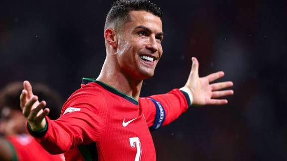 Ronaldo Bilionea wa Kwanza wa soka
