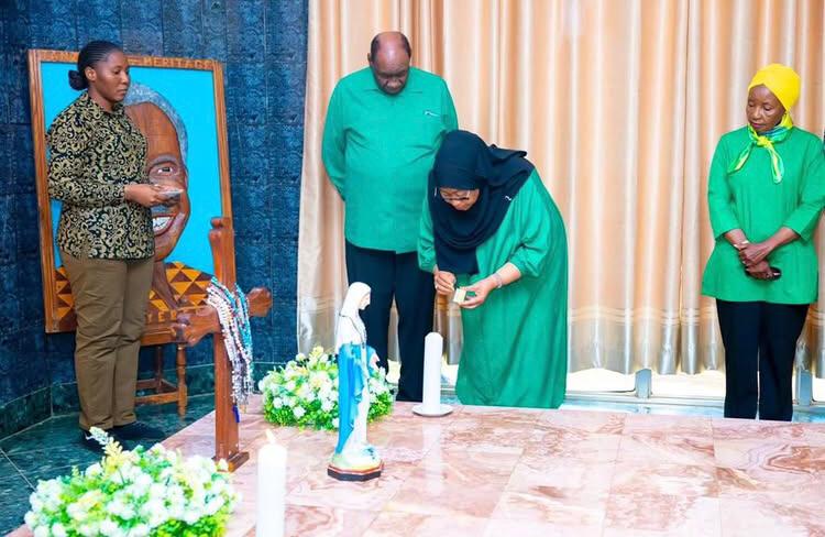 Samia Azuru Kaburi la Baba wa Taifa