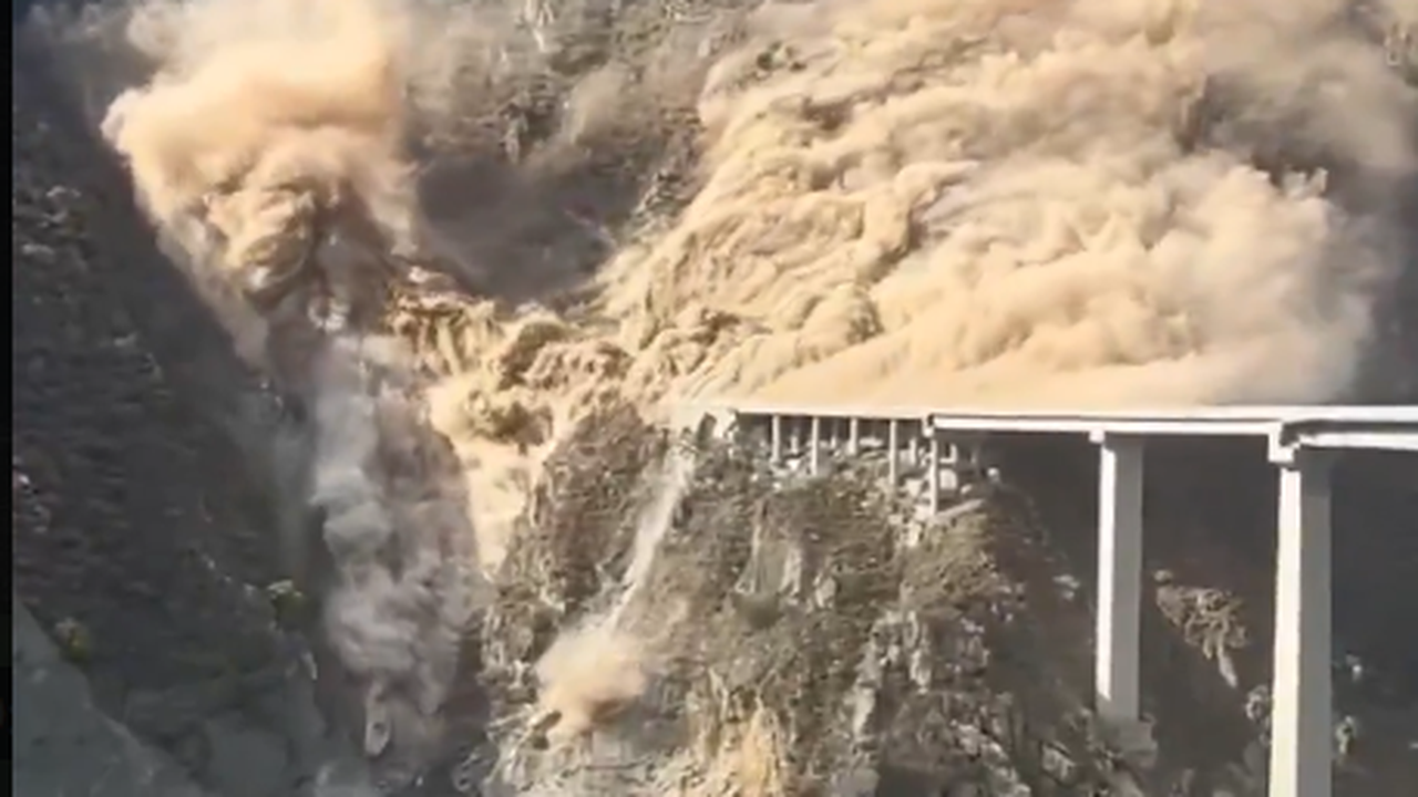 Daraja Jipya Lililojengwa Kusini Magharibi China Laporomoka