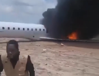 Abiria Aonyesha Ndede Ilivyowaka Moto Wakiwa Ndani