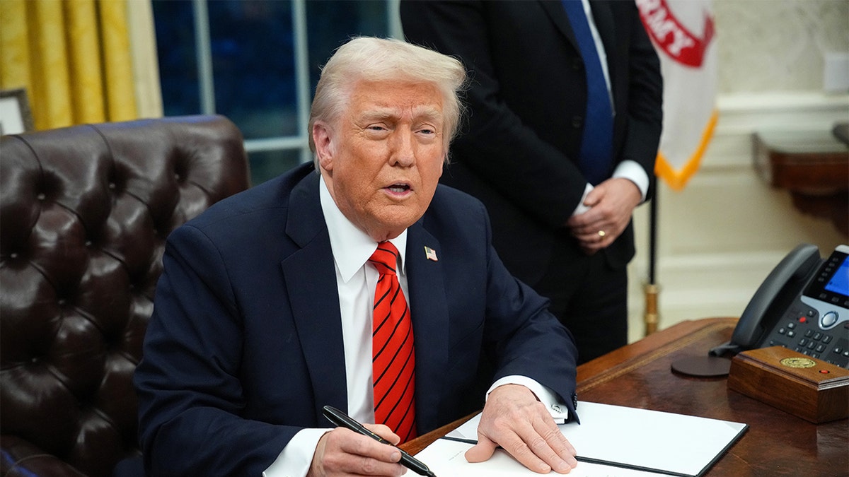 Trump Atia Saini Marufuku ya Kusafiri Nchi  Zaidi ya Saba