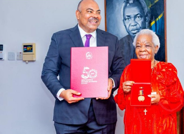 Mwalimu Nyerere Atunikiwa Nishani ya Heshima Angola “Ukombozi na Uhuru”