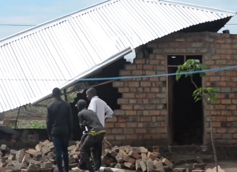 Nyumba Yaharibu Mashamba na Nyumba 12