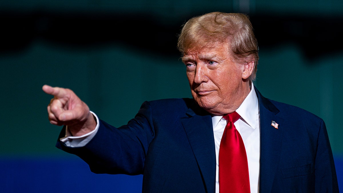 Trump Aipa Dunia Siku 10, Mashambulizi ya Kijeshi