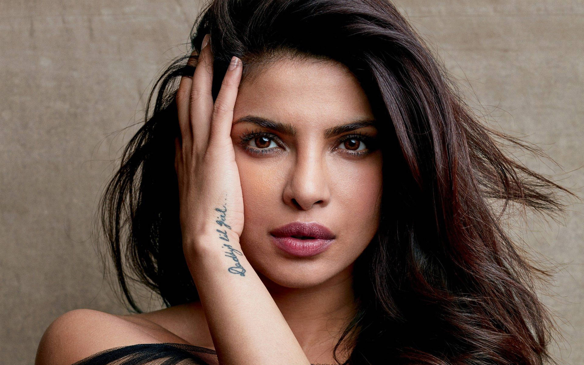 Priyanka Aanika Sababu za Kuitupa Bollywood